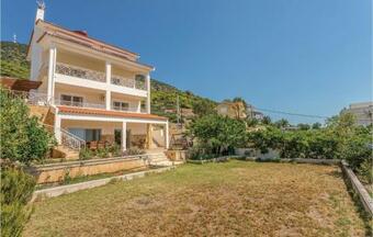 Amazing Home In Kaki Thalassa Keratea W/ 3 Bedrooms