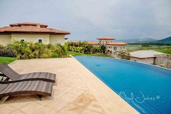 Villa Pearl Court 1111 At Pristine Bay