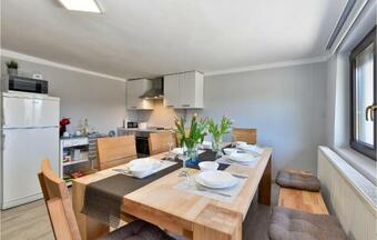 Nice Home In Dragoslavec With Outdoor Swimming Pool, Wifi And 2 Bedrooms