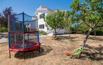 Nice Home In Gornji Vinjani With Outdoor Swimming Pool, Wifi And 4 Bedrooms