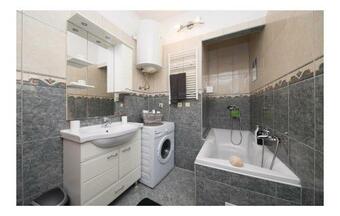 Six-bedroom Holiday Home In Kastel Stafilic