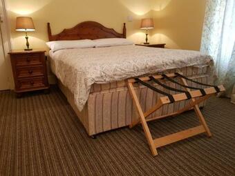 Fitzgeralds Bar And B&B