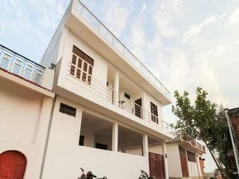 Spot On 37294 Hotel Elite Plaza