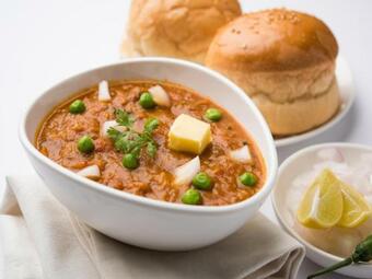 Oyo 43302 Hotel Sargam