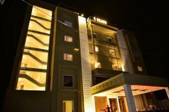 Hotel The Grand Palace