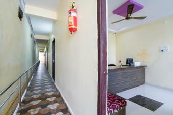 Oyo 45058 V-hotel