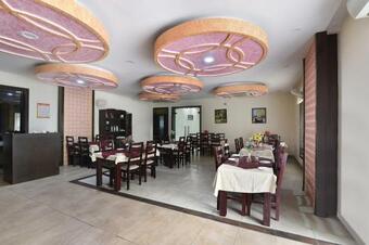 Capital O 38083 Vyas Hotel Grand Metro