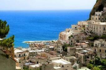 Castiglione Apartment Sleeps 3 Pool Wifi