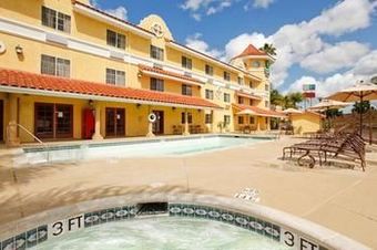Holiday Inn Express Hotel & Suites Escondido