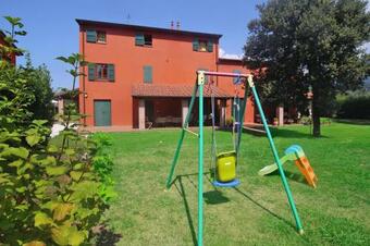 Apartamento Holiday Resort Podere L'olivella Capezzano Pianore - Ito01124-dya