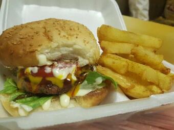 Hostal Kamunu Guesthouse