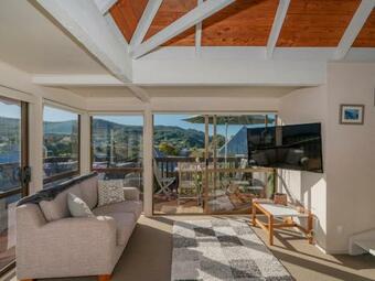 Bach On The Grove - Onemana Holiday Home