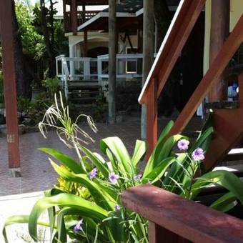 Hotel Fosters West Bay Resort