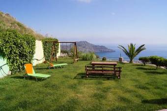 Chrisanthi Studios & Apartments