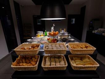 Hotel Tulip Inn Sainte Clotilde