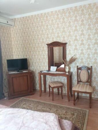 Hostal Pensiunea Lari