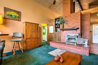 Kern River Home With Balcony, Fire Pit And Mtn Views!