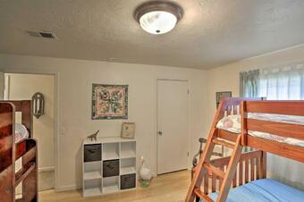 Trinity River Rose With Saltwater Pool And Fire Pit!