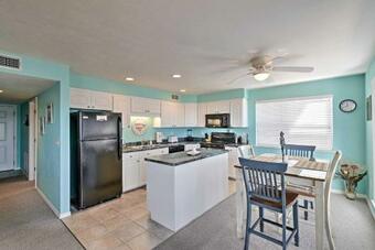 Apartamento Beachfront Cedar Key Condo With Pool, Spa And Views!
