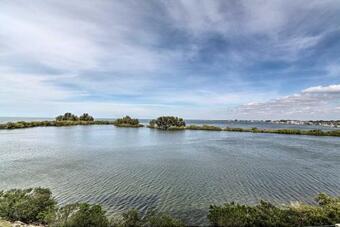 Apartamento Gulf Coast Oasis - Resort Condo With Boat Slip!