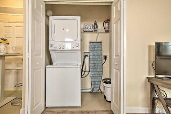 Bright South Florida Getaway Near Parks And Bay