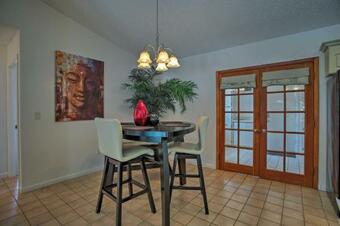 Miami Home With Screened-in Pool Mins From Zoo!