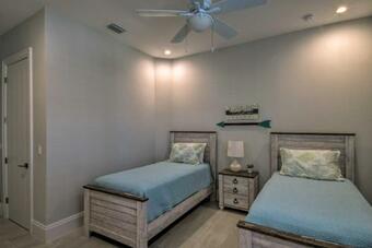 Stylish Naples House With Pool - 2 Miles To Beach!