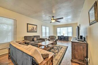 Downtown Carbondale Cottage - 0 4 Mi To Siu!