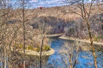Lake View Escape - 1 Mile From Wisdom Dock!