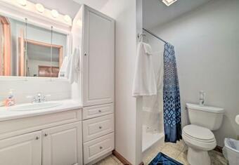 Retreat With Fire Pit And Dock On Kentucky Lake