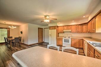 Updated Gilbertsville Retreat Steps To Lake!