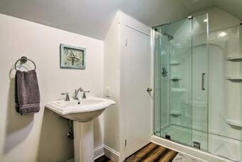 Cambridge Colonial Home, Walk To Town And Waterfront