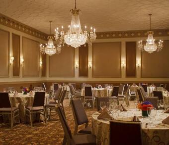 Sheraton Commander Hotel