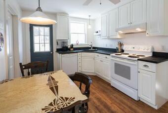 309 Charming Victorian Home On The Bay In Wellfleet Walk To Water