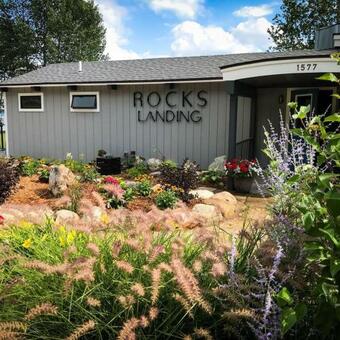 Hotel Chimney Corners Resort