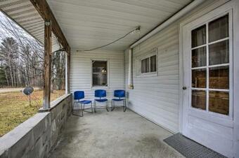 Quaint Farmhouse - Hunt, Fish And Snowmobile!