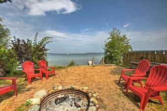 Bayview Cottage Suttons Bay Cottage With Fire Pit!