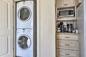 Gulf Coast Getaway With Water Views - Walk To Beach!