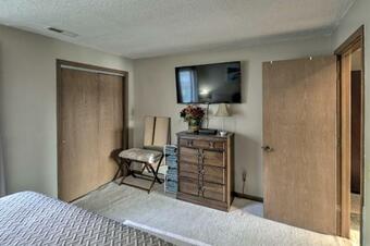 Apartamento Lake Ozark Condo - Pool, Fishing Docks And More!