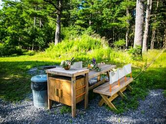 Tentrr - Abandoned Zoo Mountain View Maze
