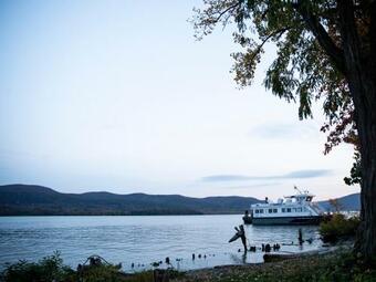 Tentrr Signature - Two Fields Farm Close To Nyc With Beautiful Pond