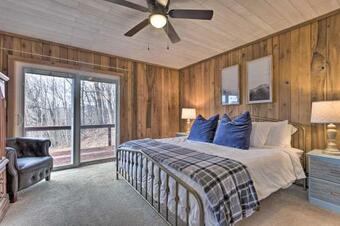 Secluded Mountaintop Escape With Deck And Hot Tub