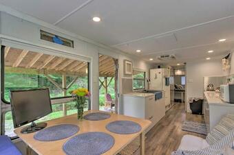 Vintage Converted Trailer With Custom Canopy Apt