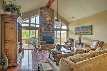 Apartamento Green Shadows Scenic Whittier Condo With Fireplace!