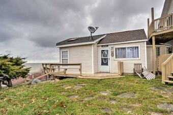 Lakefront Driftwood Escape, Walk To Strip!