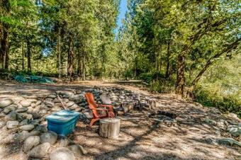 Sandy River Villa