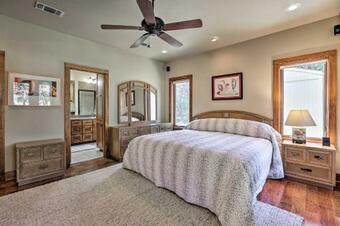 Riverfront Home With Shaded Porch And Hottub By Dt Blanco