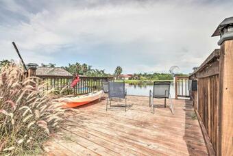 Dickinson Home With Patio And Grill - Near Galveston