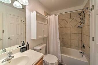 Sonoma Ranch Family Home With Deck, 5 Mi To Six Flags