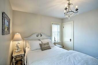 Cozy Two Rivers Home - Walk To Lake Michigan!